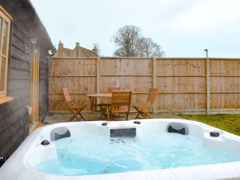 Wonderful hot tub | Dairy Cottage - Old Chalksole Cottages, Alkham, near Dover