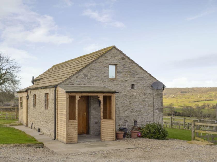 Attractive stone-built holiday home | Brandy&rsquo;s Barn, Middleham, near Leyburn