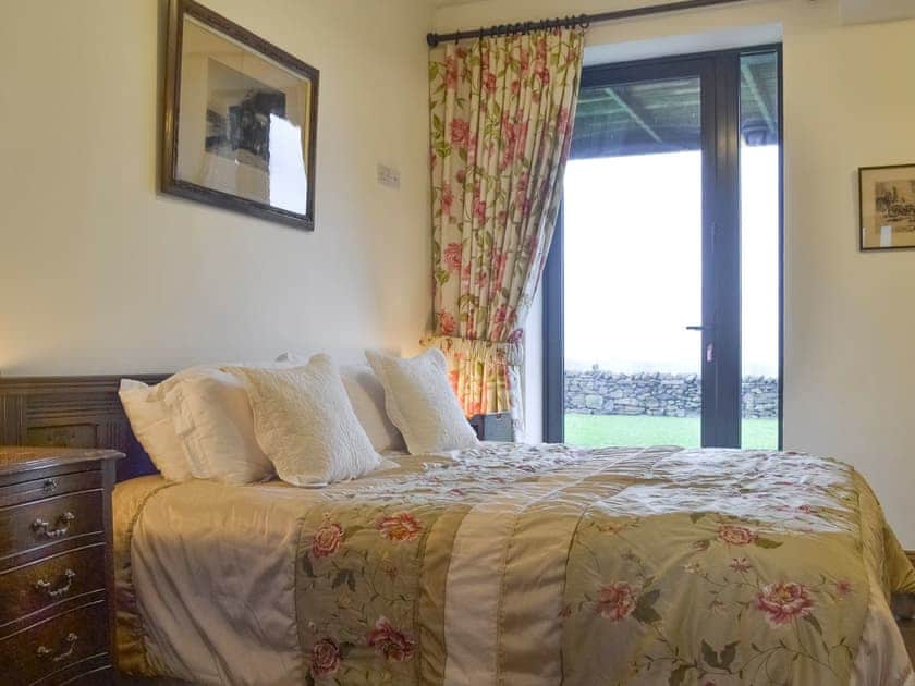Relaxing double bedroom | The Corn Store - High Thorn Farm Cottages, Selside near Kendal
