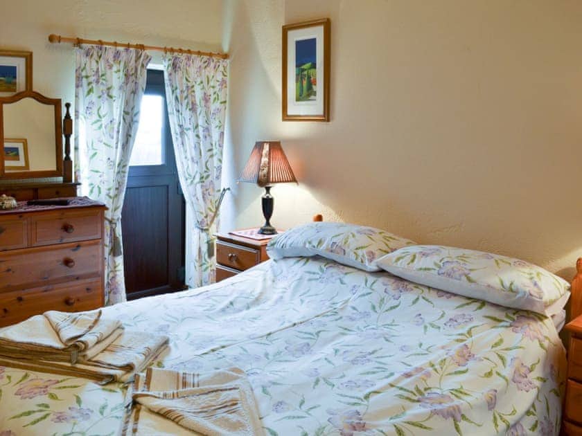 Cosy and romantic double bedroom | Ellis Close Farm - Swallows Nest - Ellis Close Farm Cottages, Harwood Dale, near Scarborough