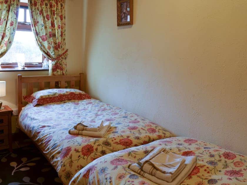 Cosy twin bedded room | Ellis Close Farm - Swallows Nest - Ellis Close Farm Cottages, Harwood Dale, near Scarborough