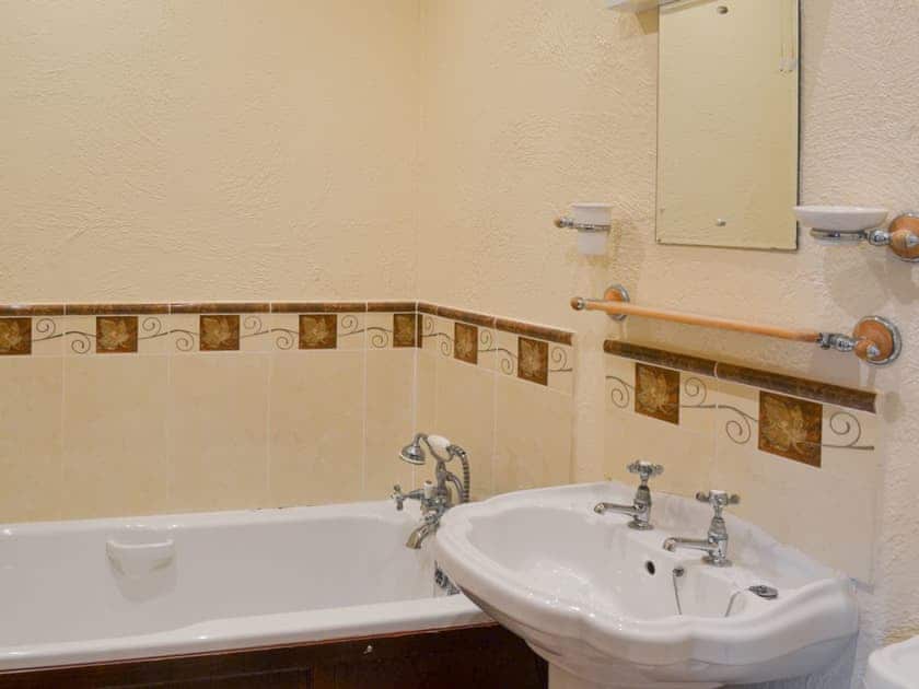 Stylish bathroom | Ellis Close Farm - Swallows Nest - Ellis Close Farm Cottages, Harwood Dale, near Scarborough