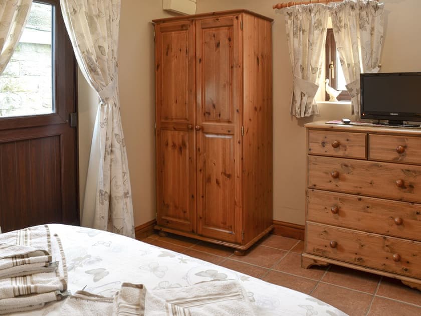Double bedroom | Ellis Close Farm - Bramble Cottage - Ellis Close Farm Cottages, Harwood Dale, near Scarborough