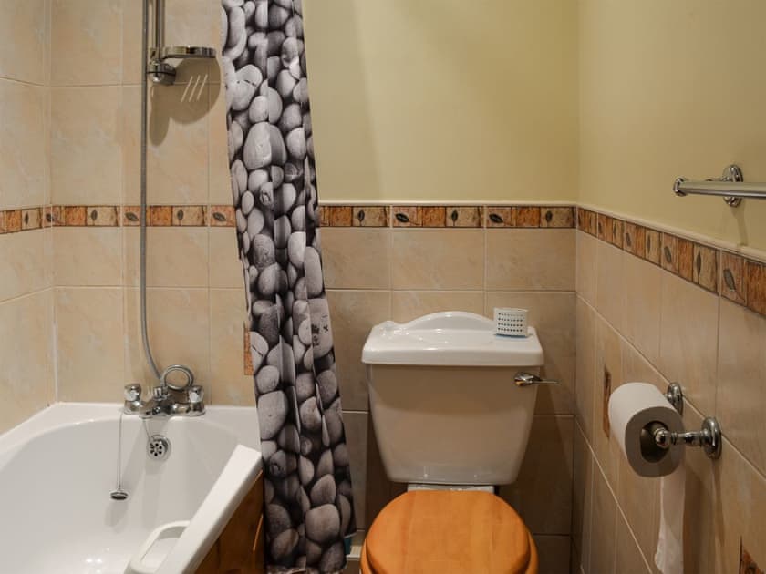 Bathroom | Ellis Close Farm - Bramble Cottage - Ellis Close Farm Cottages, Harwood Dale, near Scarborough