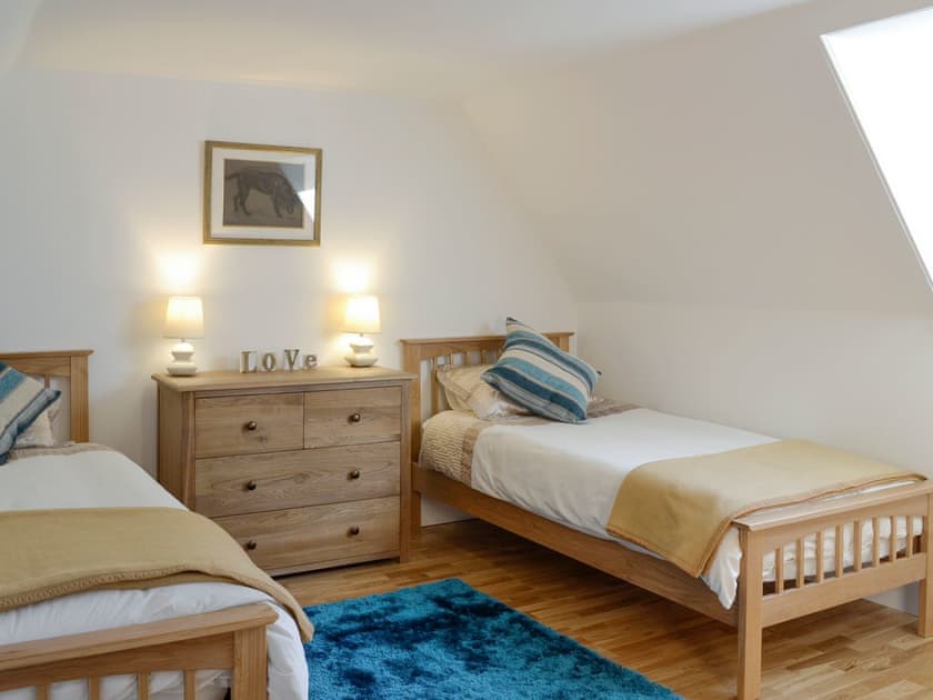 Good-sized twin bedroom | Smithy House, Guthrie, near Forfar