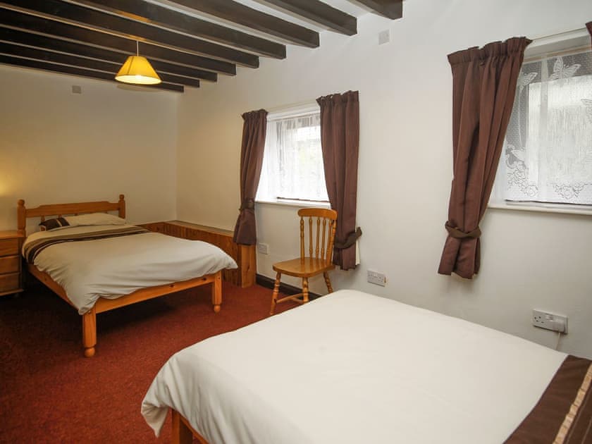Relaxing twin bedroom | Tamarisk - East Rose, St Breward, near Bodmin