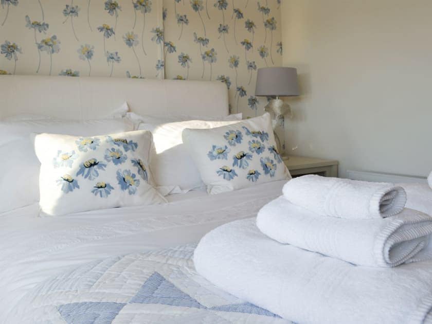 Second double bedroom | Plas Lodge - Plas Park, Rhosneigr, near Holyhead