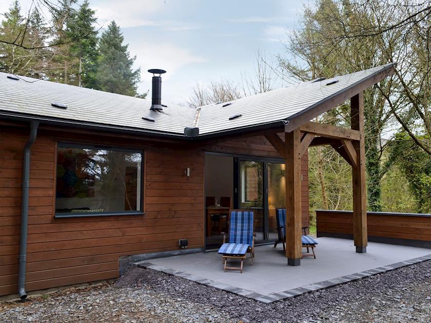 Charming property with patio area | Glan-y-Gors, Beddgelert