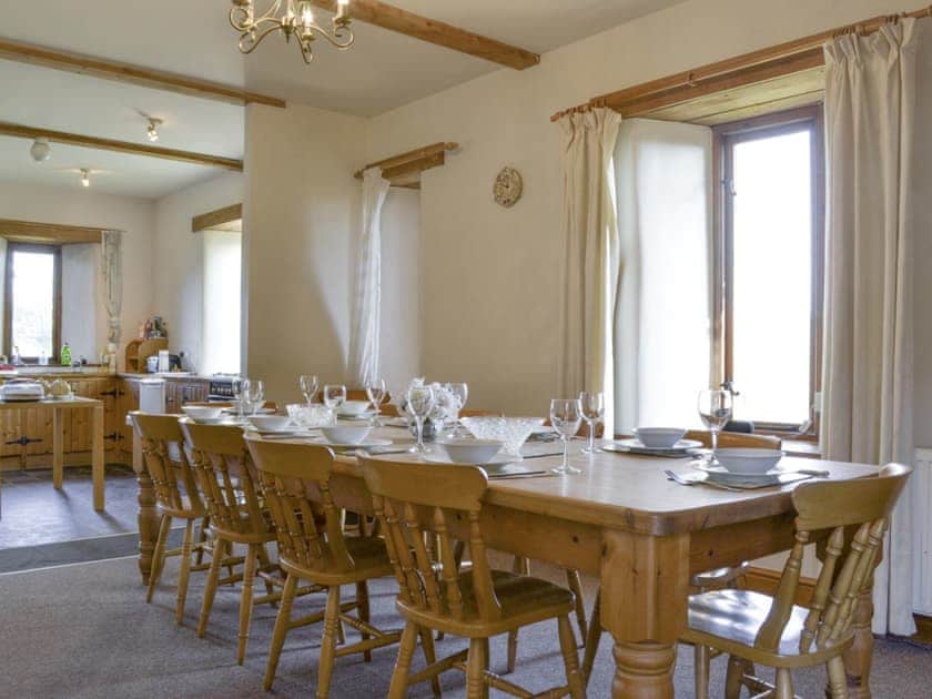 Dining area with open aspect to kitchen | Foxcote at Newcourt Farm - Foxcote and Glen Cottages at Newcourt Farm, Marstow, near Ross-on-Wye