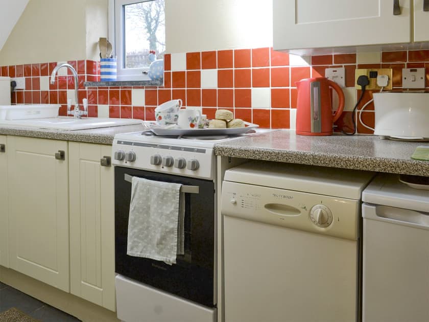 Well-equipped fitted kitchen | Holemoor Cottage, Pyworthy, near Holsworthy