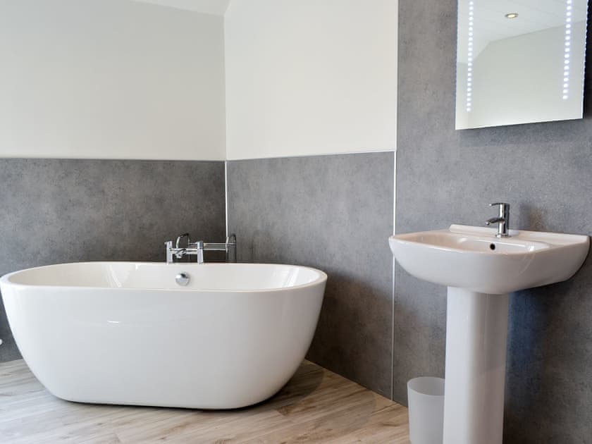 Stand-alone bath | Crossfeld, Keswick