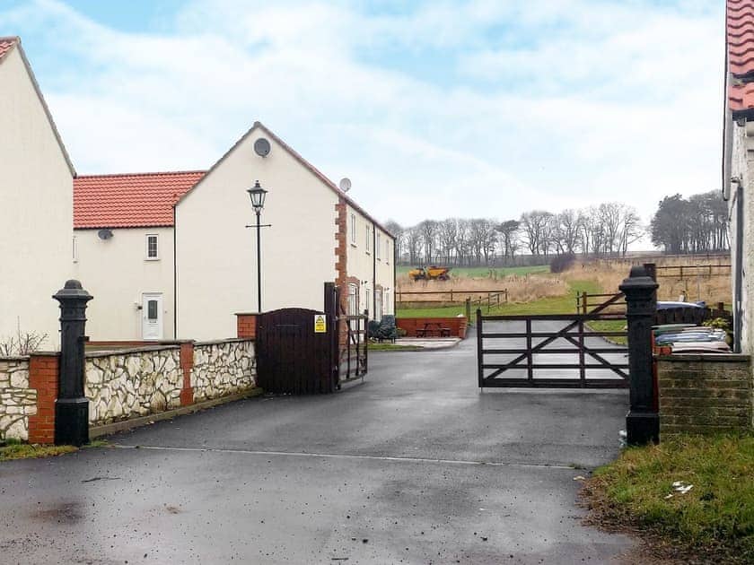 Entrance and grounds to the holiday home | Meadow View, Bridlington
