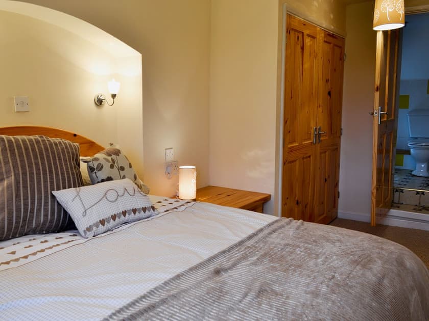Double bedroom with en-suite | Bridge House - Lower North Radworthy Cottages, Heasley Mill, near South Molton