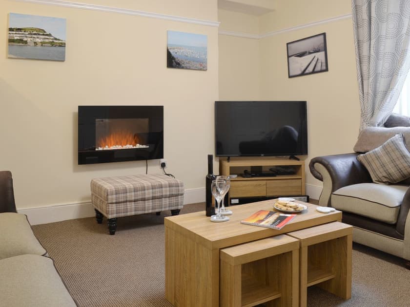 Spacious living room | Montrose, New Quay