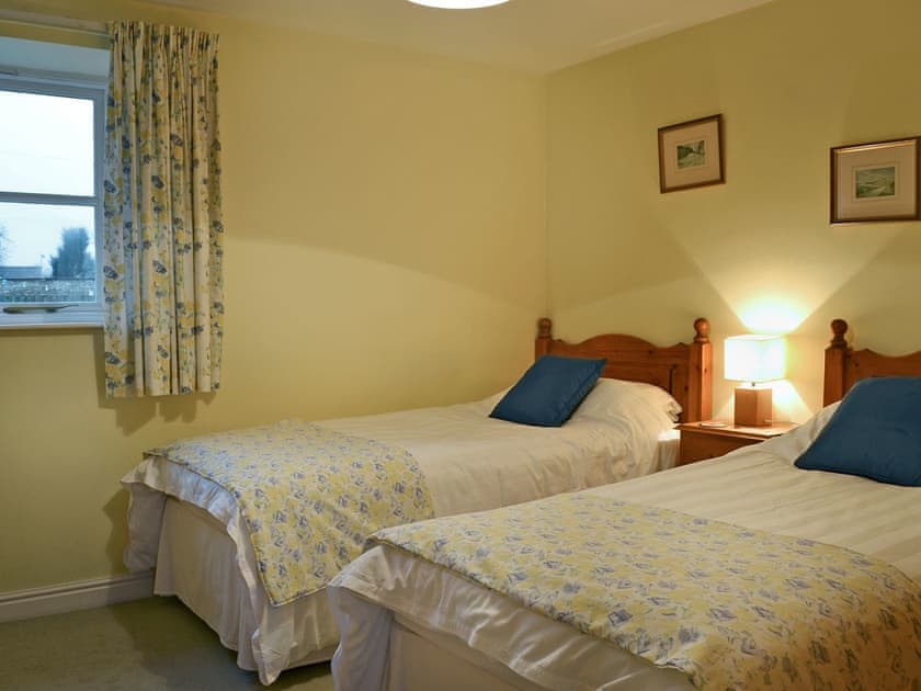 Cosy twin bedroom | The Arches - Home Farm Holiday Cottages, Slingsby, near Malton