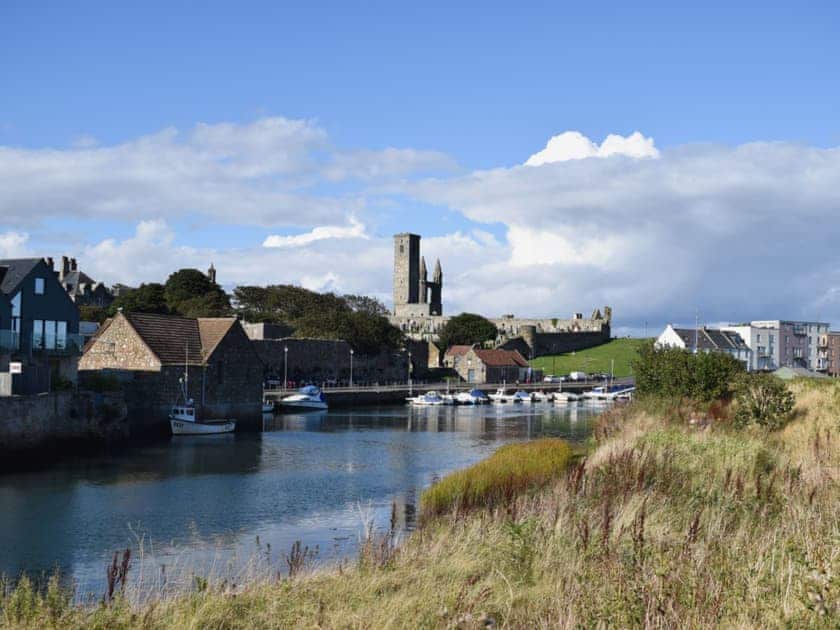 St Andrews harbour within 1 mile– a 20 minute walk | St Andrews Hideaway, St Andrews
