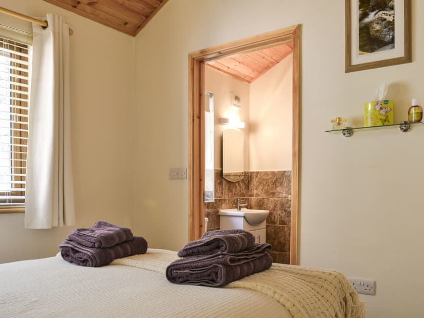 Double bedroom with en-suite | Larchwood, Dukes Meadow, near Greystoke