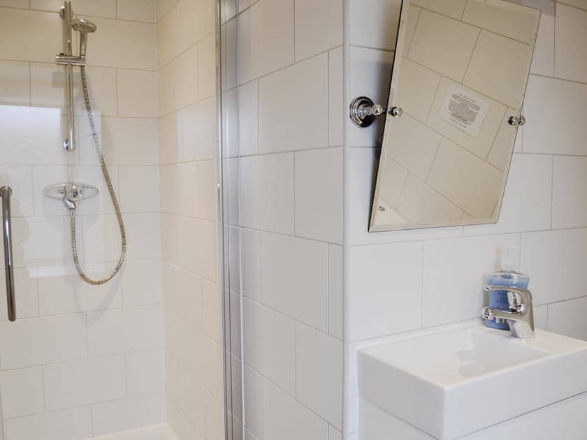 En-suite shower room | Railston Cottage, Seahouses