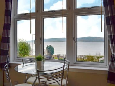 Urybank Cottage Ref Uk5314 In Cove Near Helensburgh