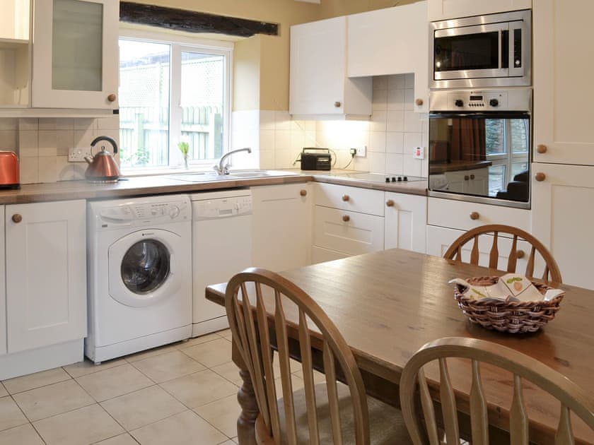 Well-equipped kitchen | Wheelwrights - Friars Cottages, Kentisbury Ford, near Barnstaple