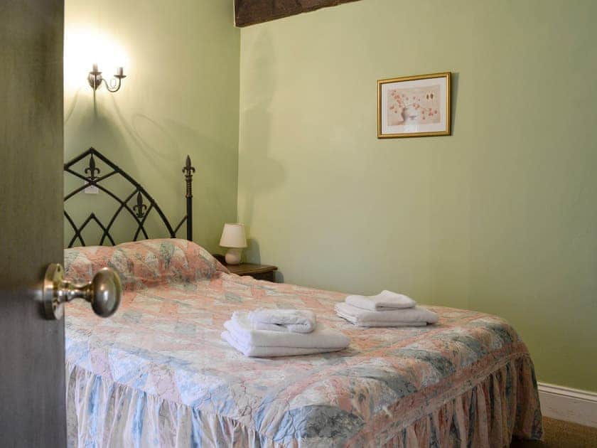 Comfortable double bedroom | Wheelwrights - Friars Cottages, Kentisbury Ford, near Barnstaple