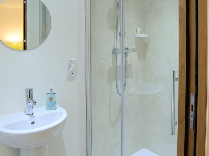 Lovely and discrete en-suite shower room | The Byre - Rispond Estate, Rispond, near Durness