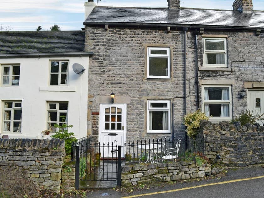 Delightful 17th-century terraced cottage  | Michill Cottage, Castleton, near Buxton