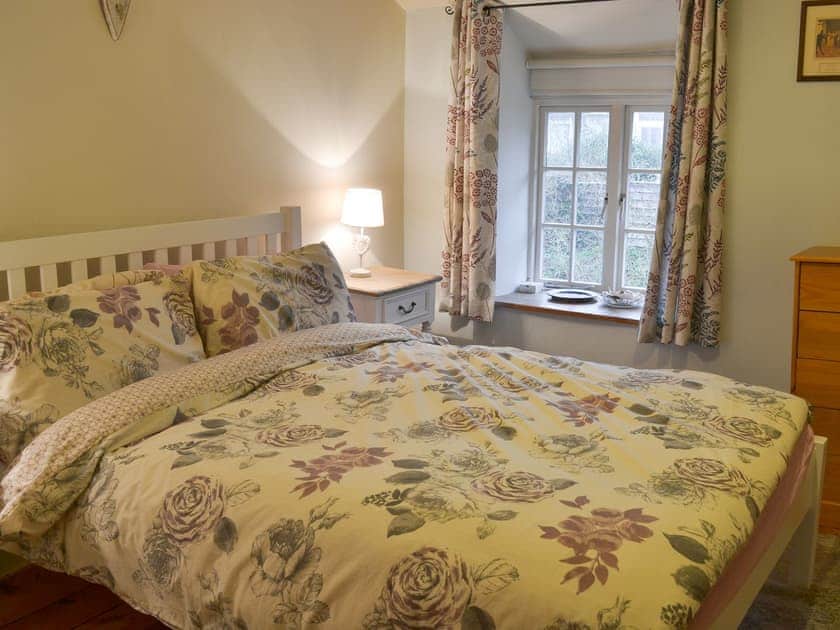 Double bedroom | Blackberry Cottage, Kenton, near Exeter