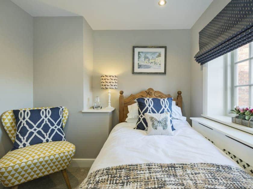 Charming single bedroom | Pear Tree Cottage, Louth