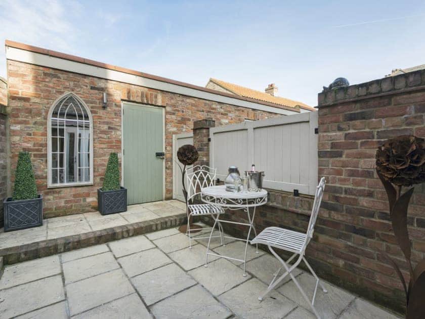 Peaceful enclosed courtyard | Pear Tree Cottage, Louth