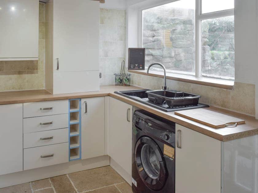 Fully equipped fitted kitchen | Listers Lodge, Brotton, near Saltburn-by-the-Sea