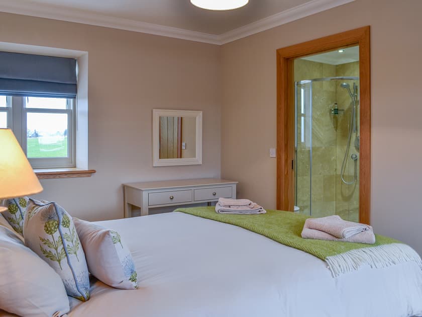 Cosy and romantic double bedroom | Canterland Lodge, Marykirk, near Montrose