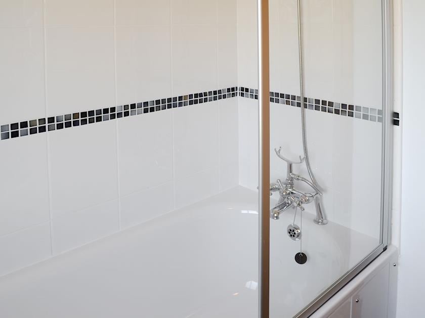Bathroom | Creagach, Achnacarnin, near Lochinver
