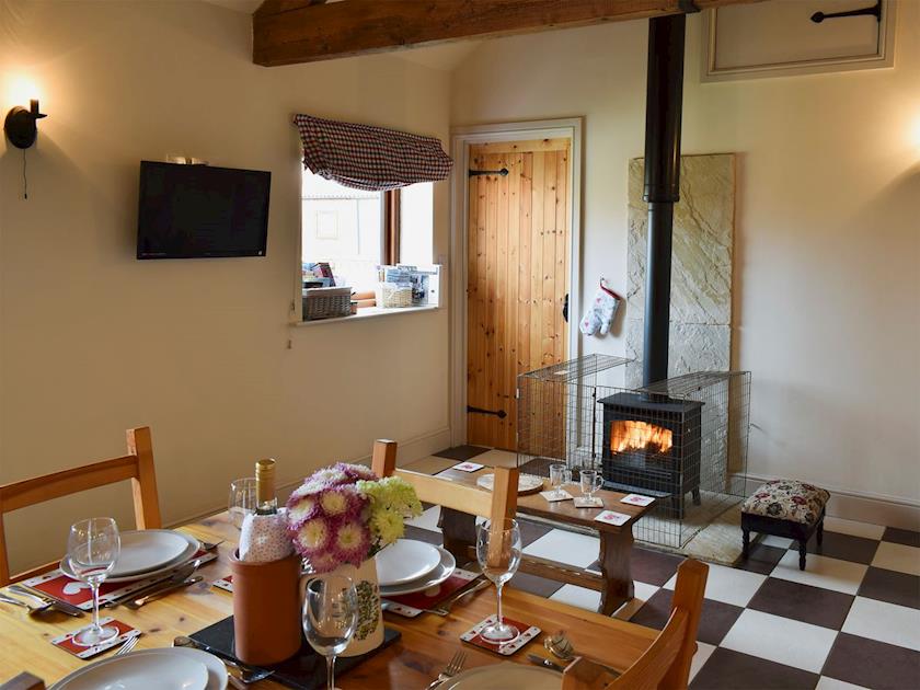 Living and dining area | Rupert’s Stable - Cleveland View Cottages, Easby Grange, near Great Ayton