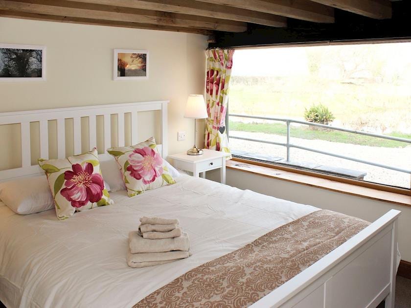 Delightful second bedroom | The Cart Shed - Corporation Farm Cottages, Tickton, near Beverley