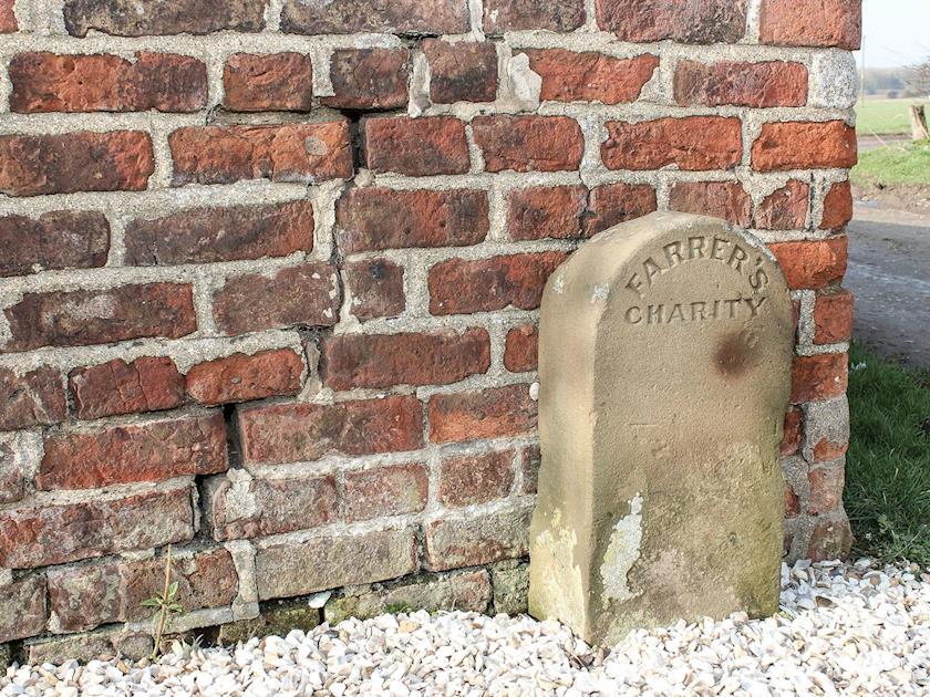Lovely little touches throughout grounds | The Cart Shed - Corporation Farm Cottages, Tickton, near Beverley