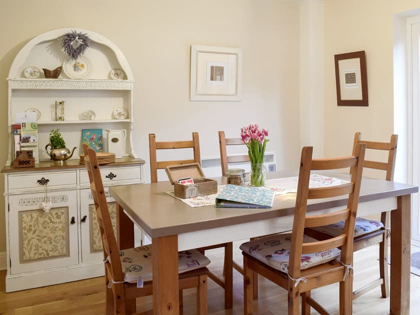 Ideal dining area | Garden Cottage, Wangford, near Southwold