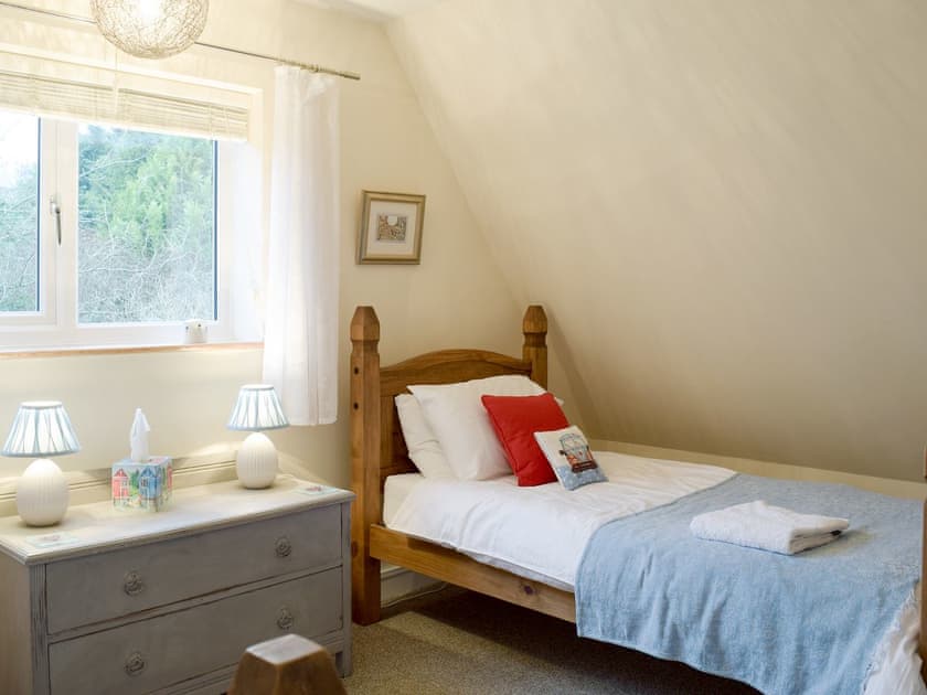 Lovely twin bedroom | Garden Cottage, Wangford, near Southwold