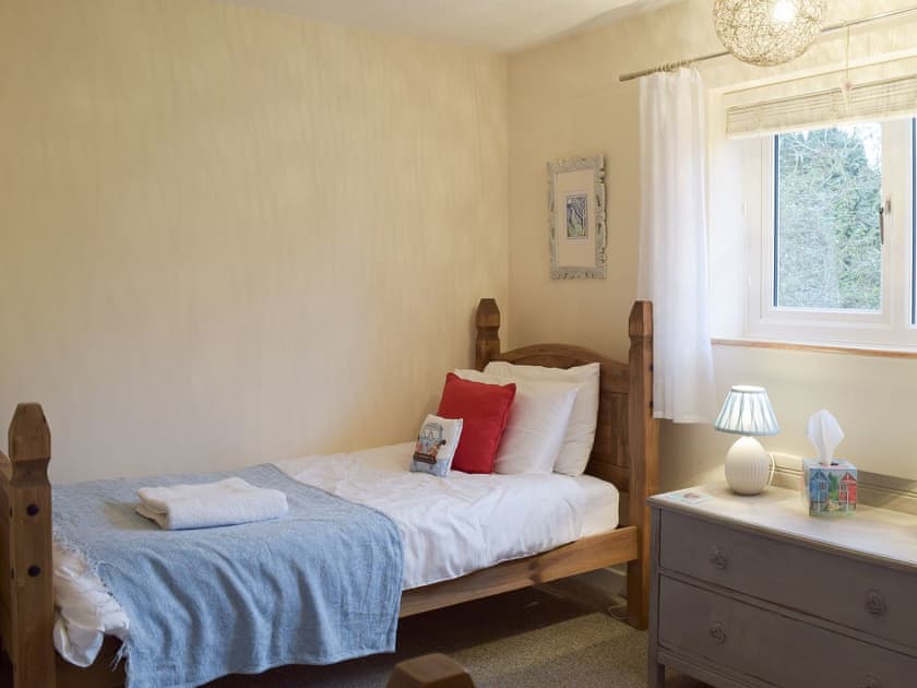 Ideal twin bedroom | Garden Cottage, Wangford, near Southwold