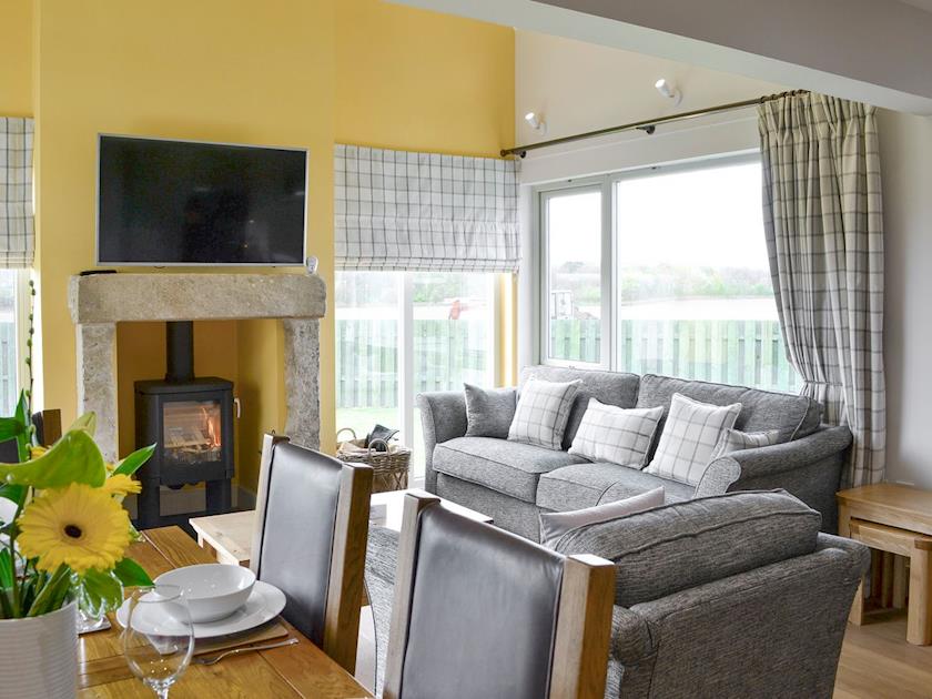 Stylish open-plan living space | Paddockhall Cottages- Veleta - Paddockhall Cottages, Linlithgow, near Edinburgh 