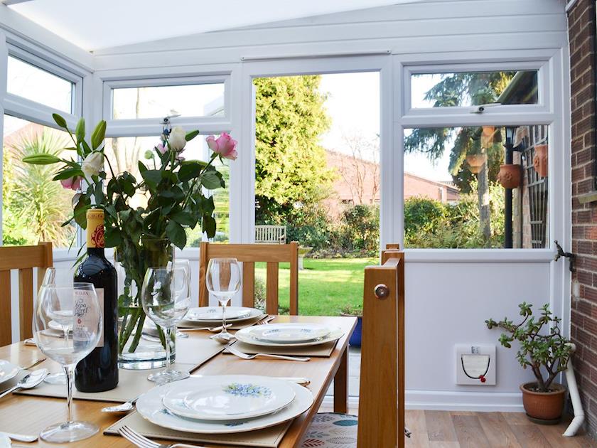 Pretty conservatory with direct access to the garden | Pam’s Plaice, Offord D’Arcy, near Godmanchester