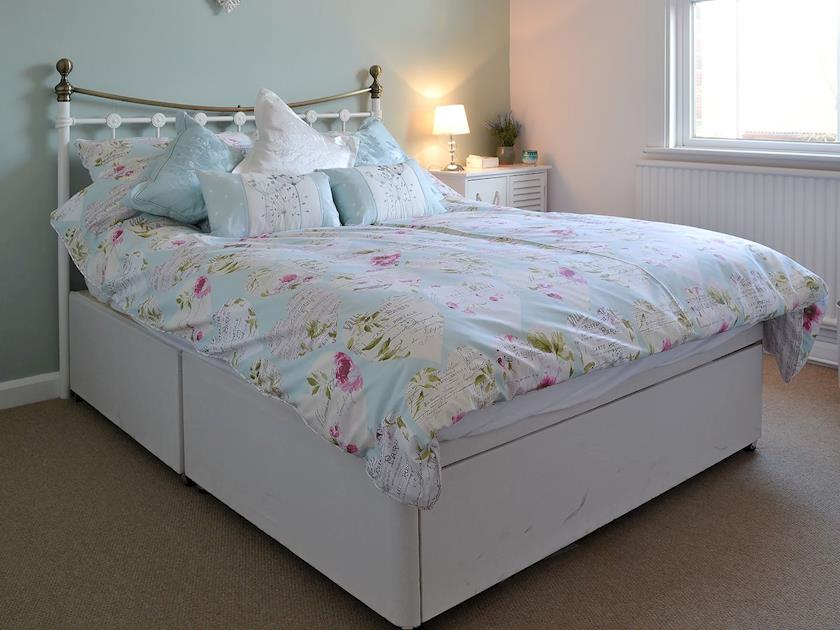 Warm and welcoming double bedroom  | Pam’s Plaice, Offord D’Arcy, near Godmanchester