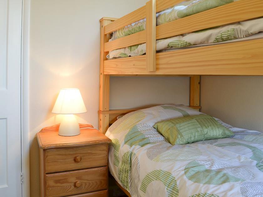 Bedroom with traditional wooden bunk beds | Pam’s Plaice, Offord D’Arcy, near Godmanchester