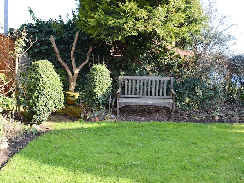 Garden with secluded bench | Pam’s Plaice, Offord D’Arcy, near Godmanchester