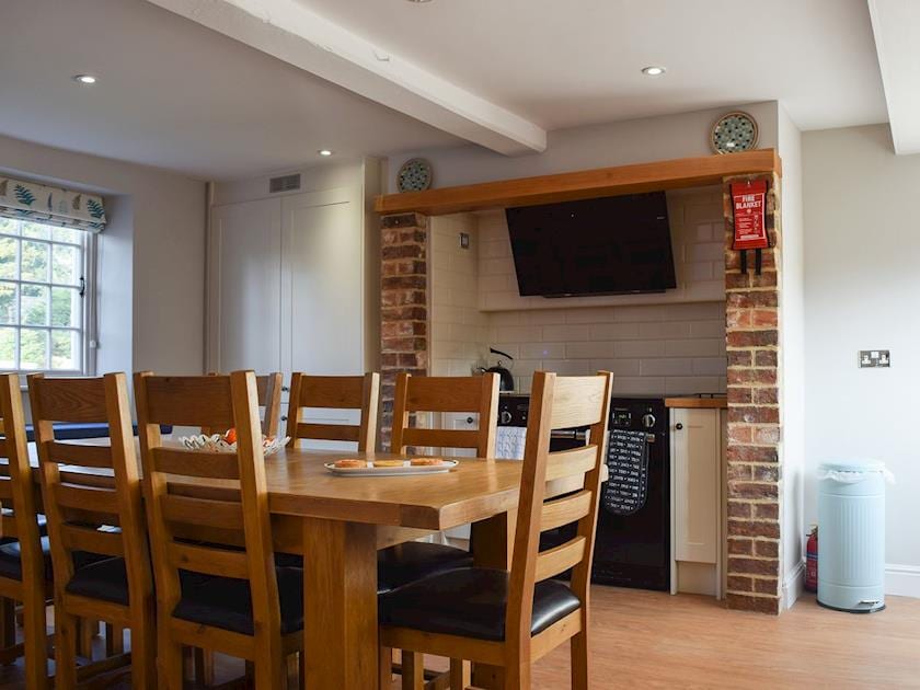 Kitchen/diner with range style cooker  | Dick’s Cottage, Cottesmore, near Oakham