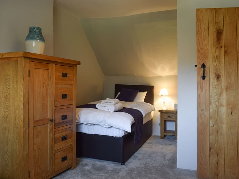 Twin bedroom | Dick’s Cottage, Cottesmore, near Oakham