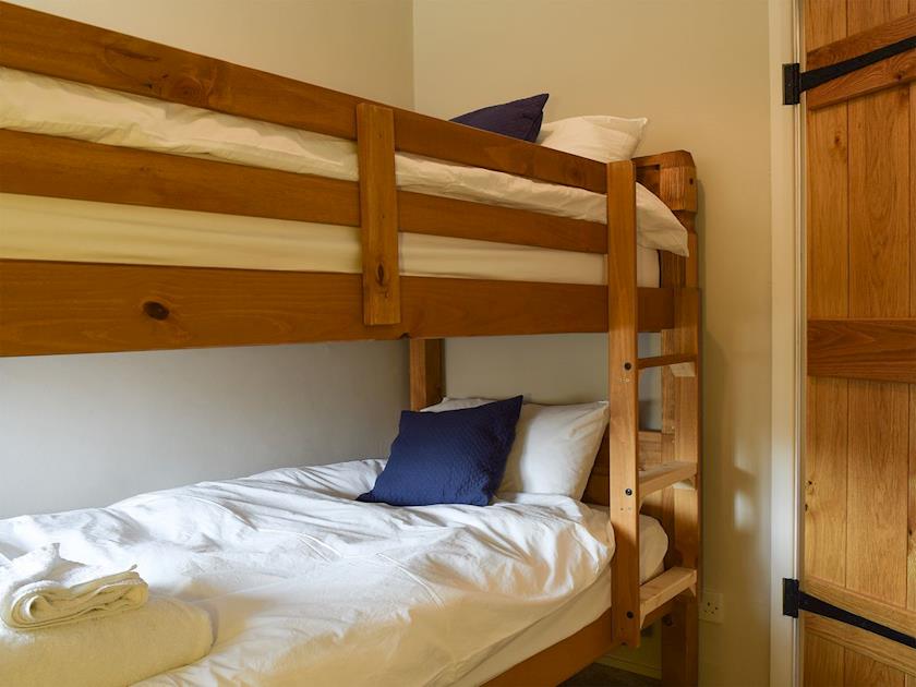 Bunk bedroom | Dick’s Cottage, Cottesmore, near Oakham