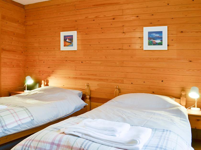 Cosy twin bedroom | Craig Lora, Dalmally, near Oban