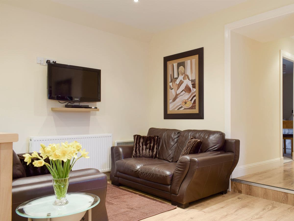 Nether Kinneddar Lodge Cottages - Nether Cottage - Holiday lodge in Central Scotland - Image 2