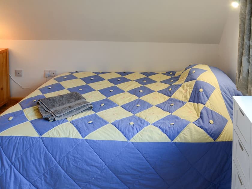 Lovely twin bedroom | Fionn Croft Lodge, Melvaig, near Gairloch